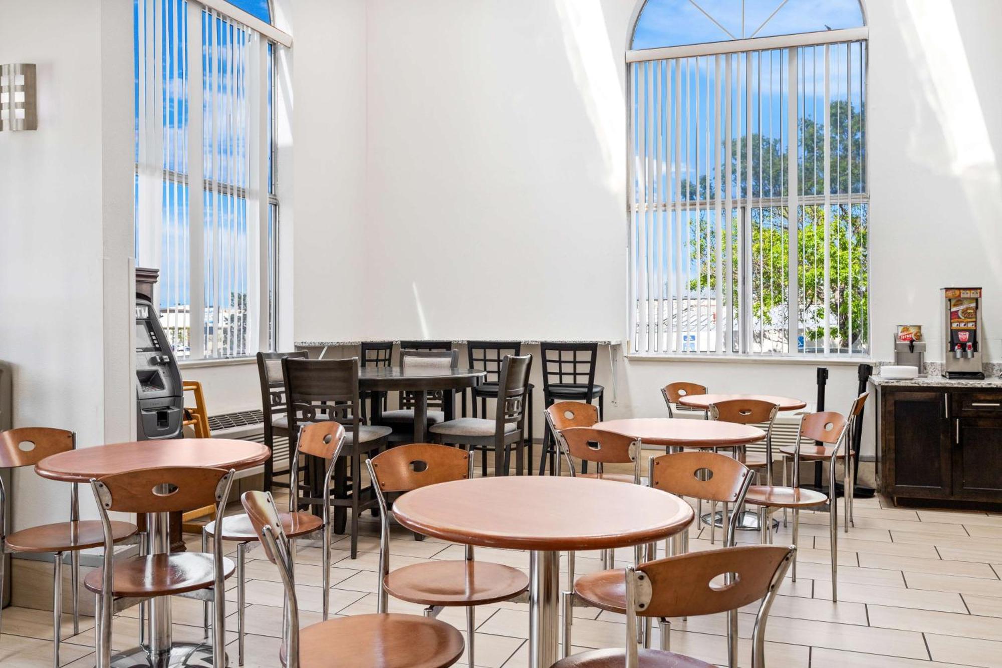 Surestay Hotel By Best Western Albuquerque Midtown Екстер'єр фото